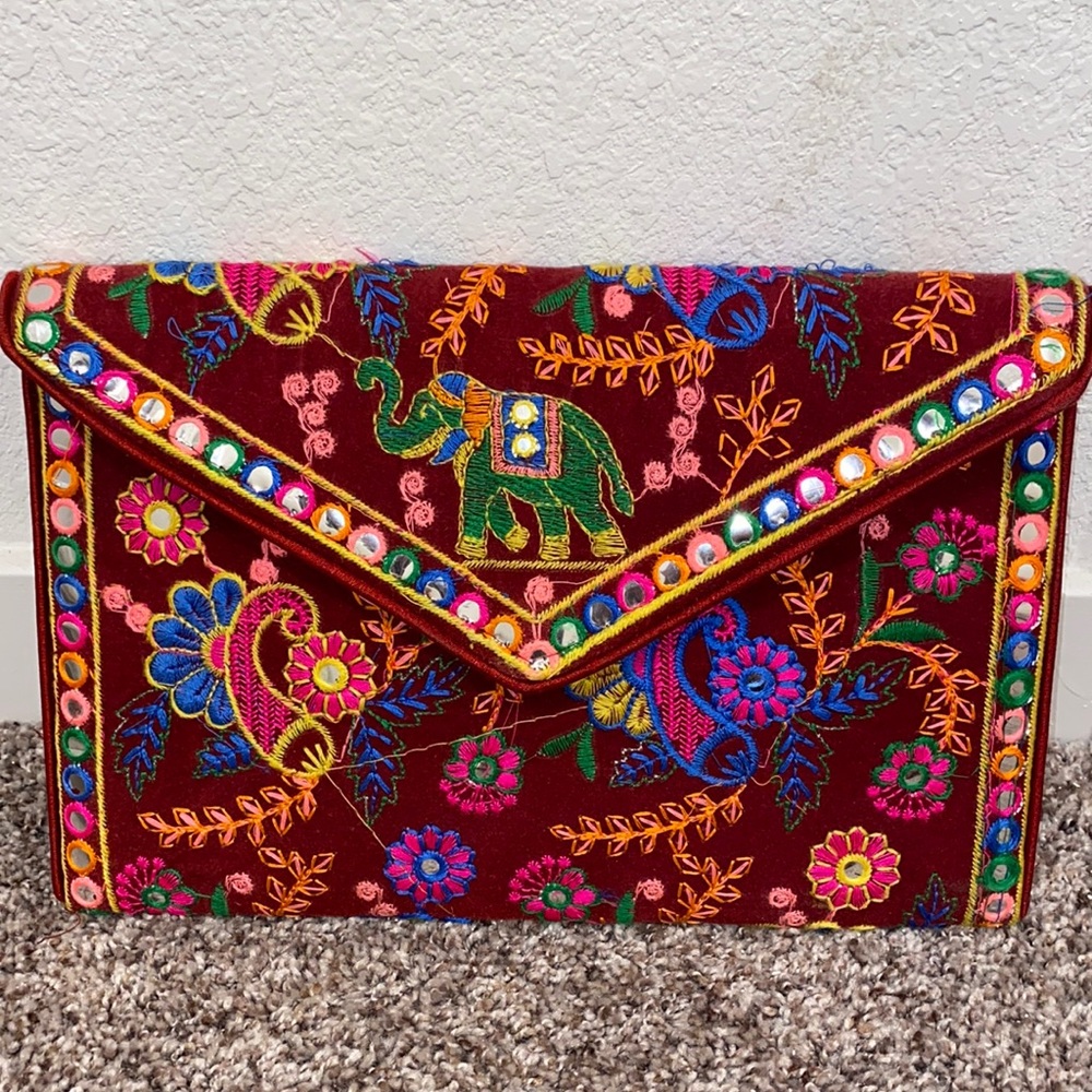 Elephant clutch
